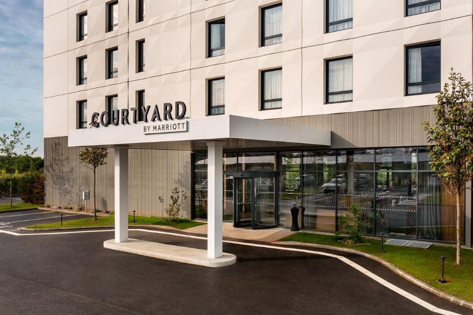 Courtyard Lyon Eurexpo Stadium Hotel in Auvergne-Rhône-Alpes
