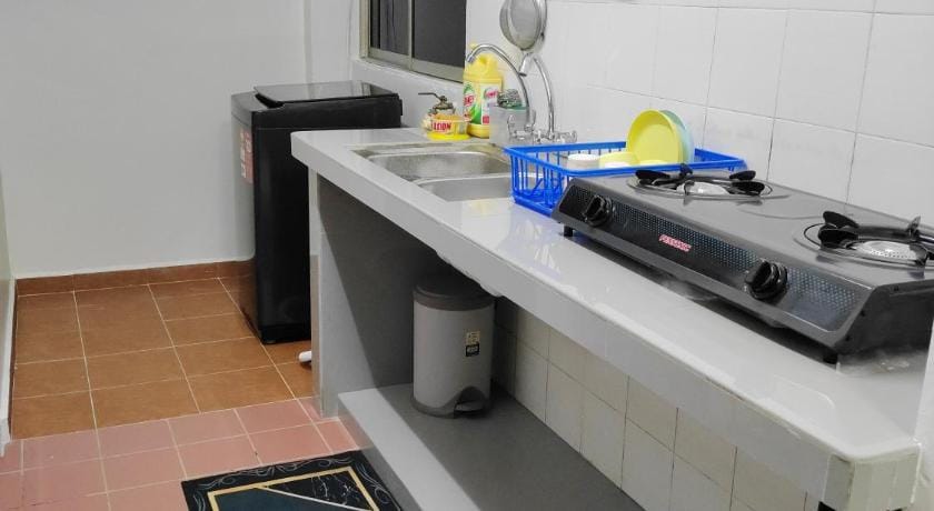 Nur Homestay | Damansara Damai Apartment in Petaling Jaya