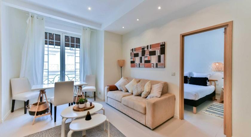 Nice apartment Juan-Les-Pins - 300m Beach Apartment in Antibes