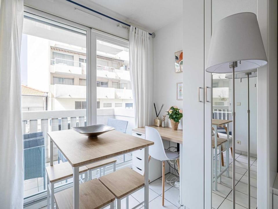 Charming Studio with balcony  pool -Heart of Nice Apartment in Nice
