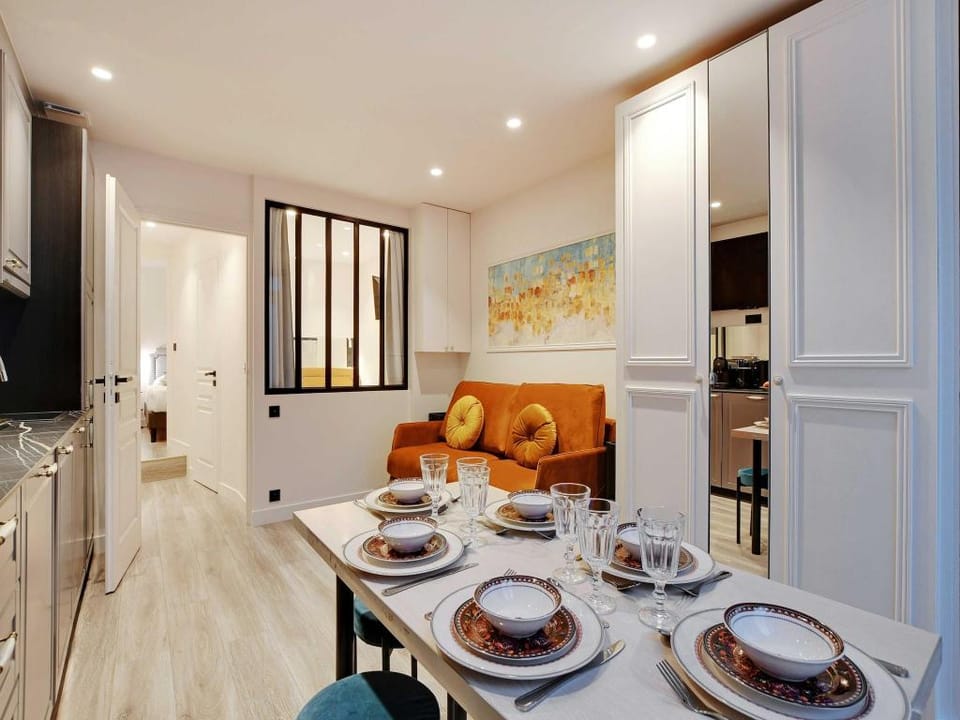 Modern apartment - 2BR6P - Enfants-Rouges Apartment in Paris