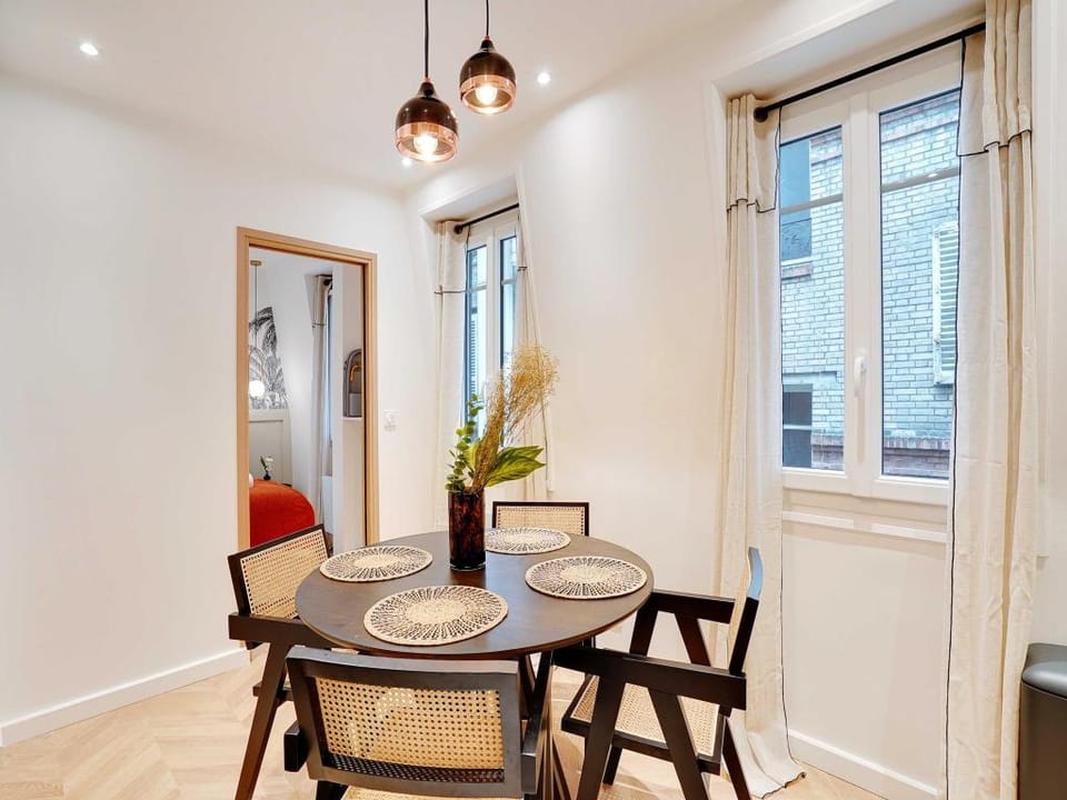 Magnificent Apartment 1BR4P - Arc de Triomphe Apartment in Paris