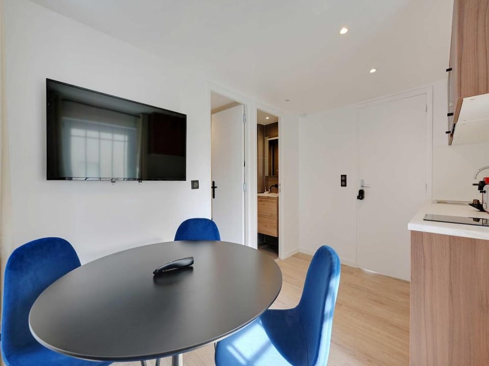 Pleasant and bright apt - 1BD2P - Aubervilliers Hotel in Aubervilliers