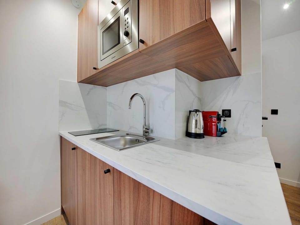 Lovely Apt - 2BD6P - Center of Aubervilliers Hotel in Aubervilliers