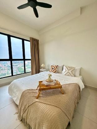 Creamy KL View @ Majestic near UCSI, KL, MRT #Kangle Night Market Vacation rental in Federal Territory of Kuala Lumpur