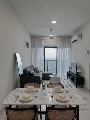Modern #CityView Majestic Maxim Near UCSI, KL, MRT Vacation rental in Federal Territory of Kuala Lumpur