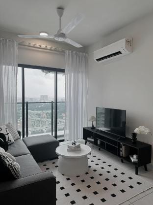 Modern #CityView Majestic Maxim Near UCSI, KL, MRT Vacation rental in Federal Territory of Kuala Lumpur