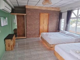 Crociere cafe&hostel, Samed View Apartment in Phe