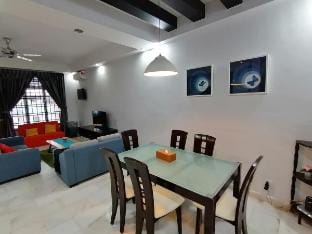 JB Homestay Bukit Indah WiFi CIQ Mall Legoland Vacation rental in Johor Bahru