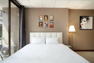 Grand 4BR Townhouse in the Heart of BKK - Emsphere Vacation rental in Bangkok