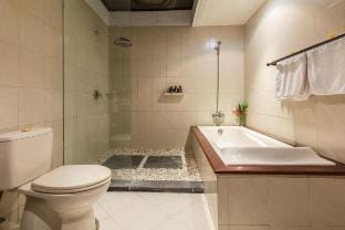 Comfortable Getaway 2BR Villas in Seminyak Villa in Kuta