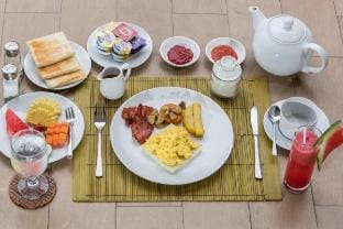 Comfortable Getaway 2BR Villas in Seminyak Villa in Kuta