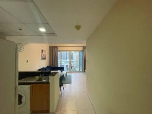 Convenient location near to metro and marina mall Vacation rental in Dubai