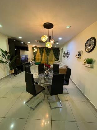 Zetapark luxury stylish home top floor 8 PAX Vacation rental in Federal Territory of Kuala Lumpur