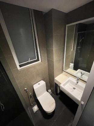 Cozy lake view 8PAX  apartment @ zetapark mall Vacation rental in Federal Territory of Kuala Lumpur