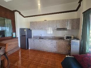 Krystal Mountain Longbeach Seaview Villa in Sala Dan