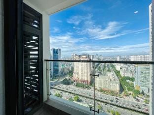 NTN - Vinhomes Skylake - 2 BR Apartment in Laos