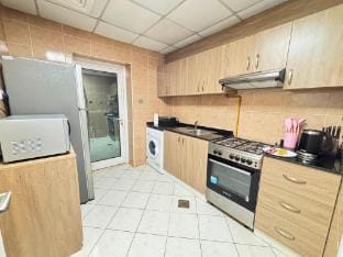 Lux 1BR, KingSize Bed | Pool, Hot Tub & Workspace Apartment in Dubai