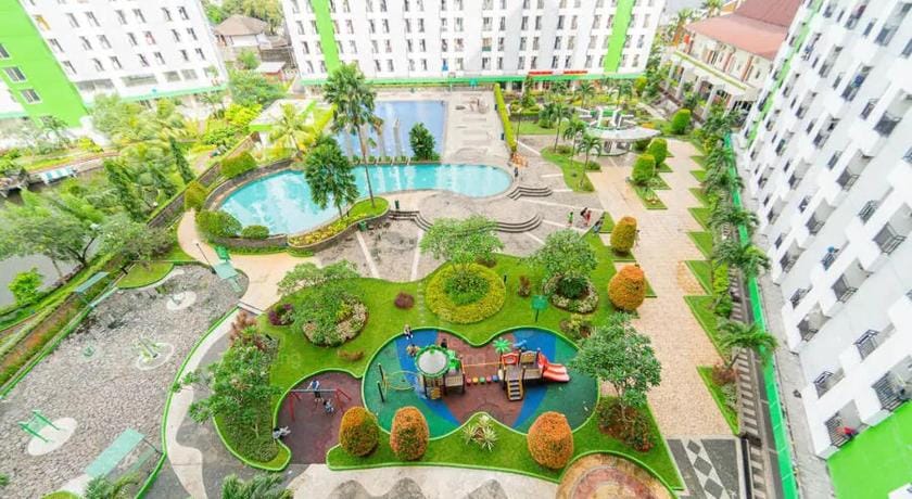Apartemen Green Lake View Ciputat by Twin Property Hotel in South Jakarta City