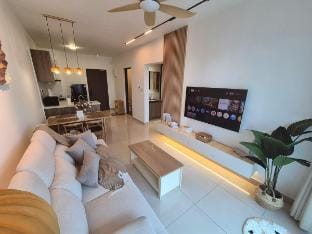 Central Park Bright & High floor, 2 Rooms, 4 pax. Apartment in Johor Bahru