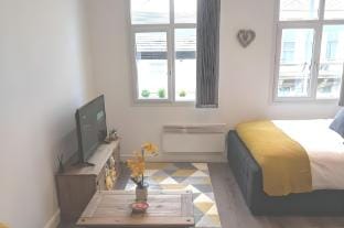 New Apartment - Book Direct On - 079 / 504 / 13594 Apartment in Bradford