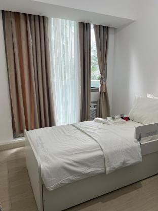 CONDO IN PARANAQUE LUXURY 2BR NEAR THE AIRPORT Vacation rental in Pasay