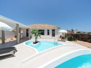 gyeotgyeop, 장원영과 셀럽들이 선택한 SNS인기 제주 독채풀빌라, 하이앤드, 곁겹 Vacation rental in South Korea