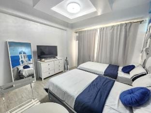 Santorini Escape in Bacolod - Amaia Steps Capitol Apartment in Bacolod