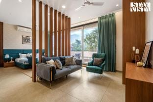 StayVista at The Grand Crest w/ Presidential Suite Villa in Maharashtra