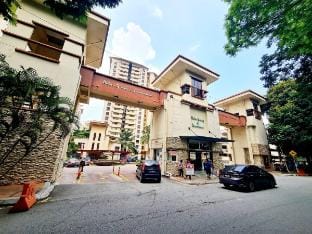 Affordable 12 Guest Kota Damansara Ikea The Curve Vacation rental in Petaling Jaya