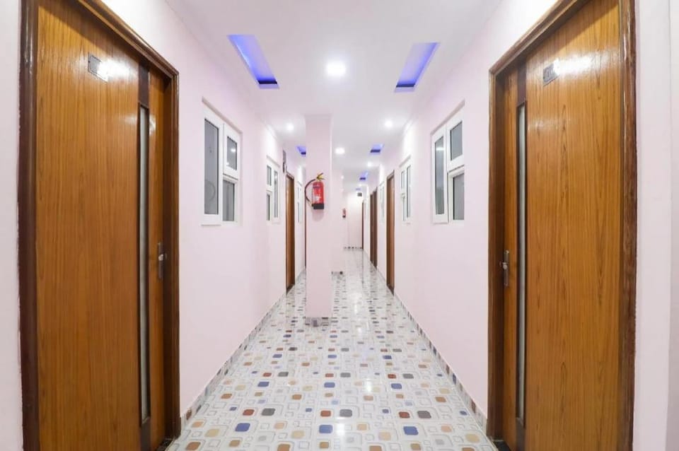 A One inn Hotel Hotel in Lucknow