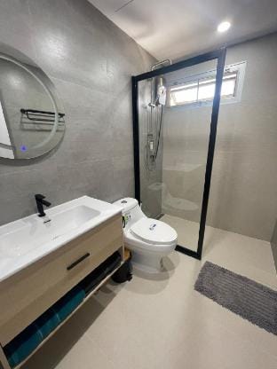 {HOT PROMO} Charming Condo in Si Racha. Apartment in Chon Buri Changwat