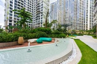 UTA  VINHOME 1+ bedroom, Free Pool + Gym Apartment in Ho Chi Minh City