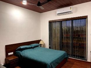 Verandah Aanchal @Madh 2Bhk Villa With Common Pool Vacation rental in Mumbai