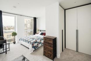 Luxury River View Apartment in Wembley Vacation rental in Wembley
