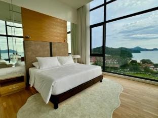 Lavanya Penthouse Private SKY Pool & 200° Sea View Apartment in Kedah