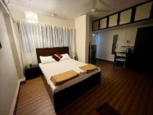 La France Cosy Studio Apartment Vacation rental in Mumbai