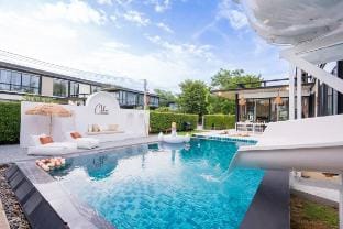 Chloe Pool Villa Vacation rental in Pattaya City