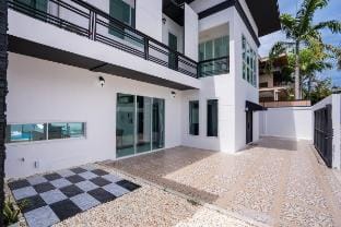 White Chocolate Pool Villa Vacation rental in Pattaya City