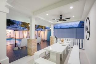 Baba Beach Villa Close to Jomtien Beach 400 Meters Vacation rental in Pattaya City