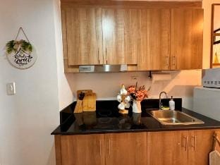 Elegant Condo w/ Balcony, Makati Apartment in Pasay