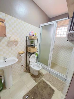 Anything one would want in a furnished apartment. Apartment in Kampala