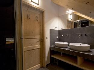 Attractive chalet with hot tub Vacation rental in Carinthia, Austria