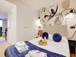 Charming apartment near Marais Apartment in Paris