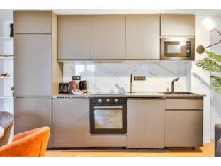 Comfort  Design for 10p - 5min from the Marais Apartment in Paris