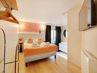 Serene apartment for 6p near the Marais Apartment in Paris