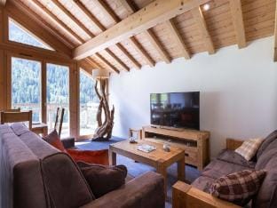 Chalet in Vanoise with Spa and Stunning Views Vacation rental in Bellentre