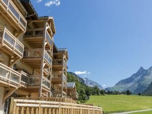 Chalet in Paradiski with Spa and Mountain Views Apartment in Bellentre