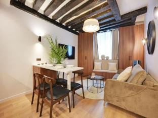 Chic apartment - 1BR4P -AC- MaraisVosges Apartment in Paris