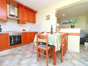 Apartments Stipo - Comfort One Bedroom Apartment with Terrace and Sea View A1 Apartment in Dubrovnik-Neretva County